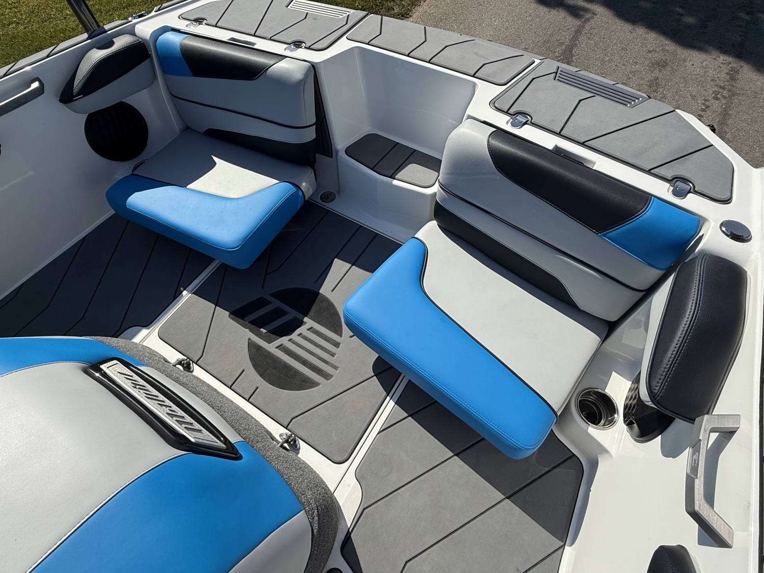 2023 Malibu Response TXi