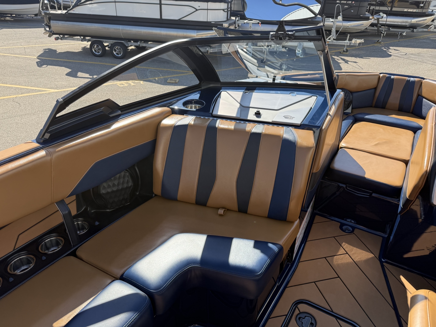 2023 Malibu 22 LSV