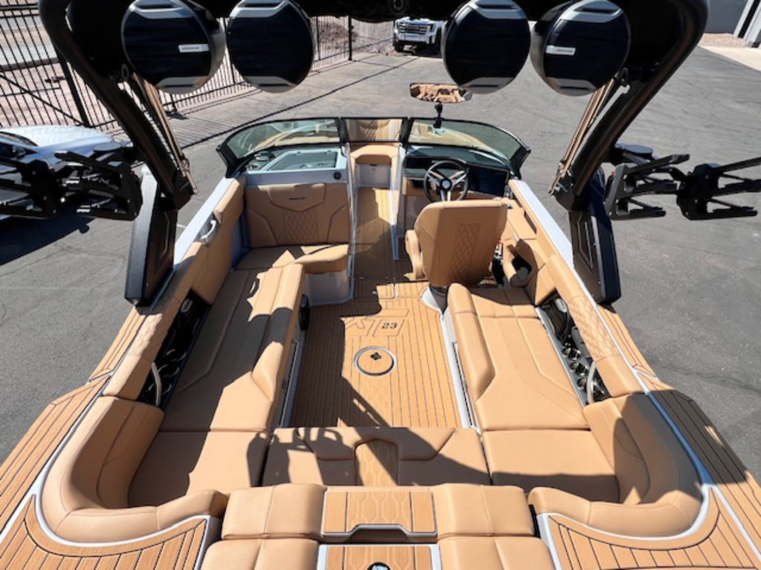 2026 Mastercraft XT23