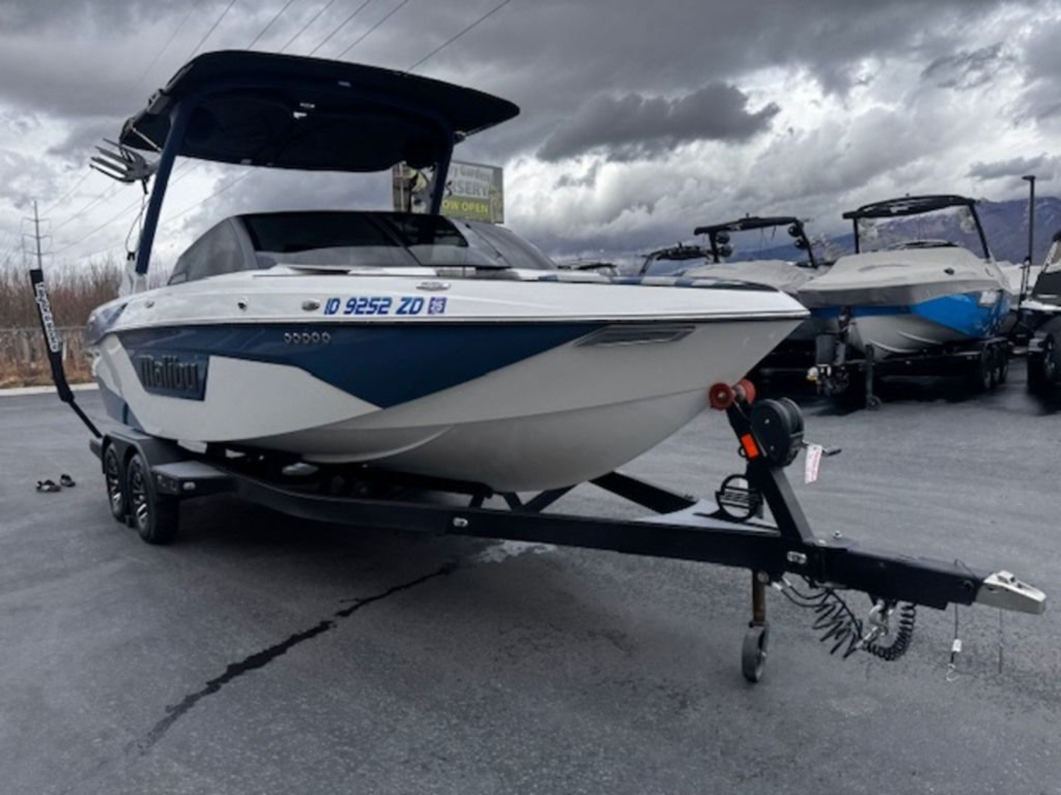 2022 Malibu Boats 23 LSV
