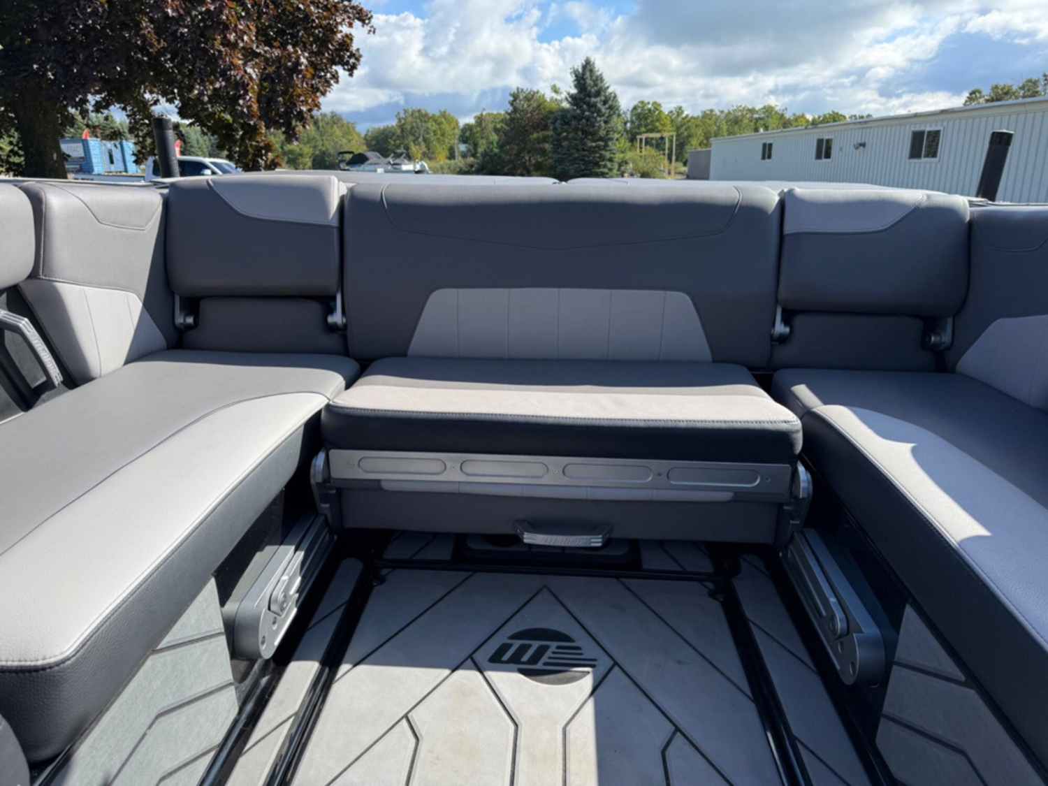 2020 Malibu Boats 23 LSV