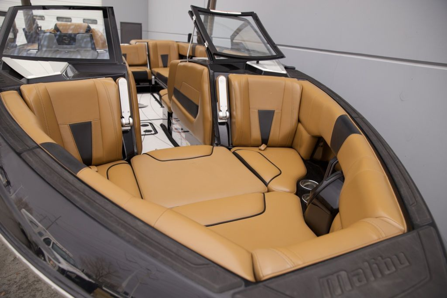 2022 Malibu Boats 23 LSV