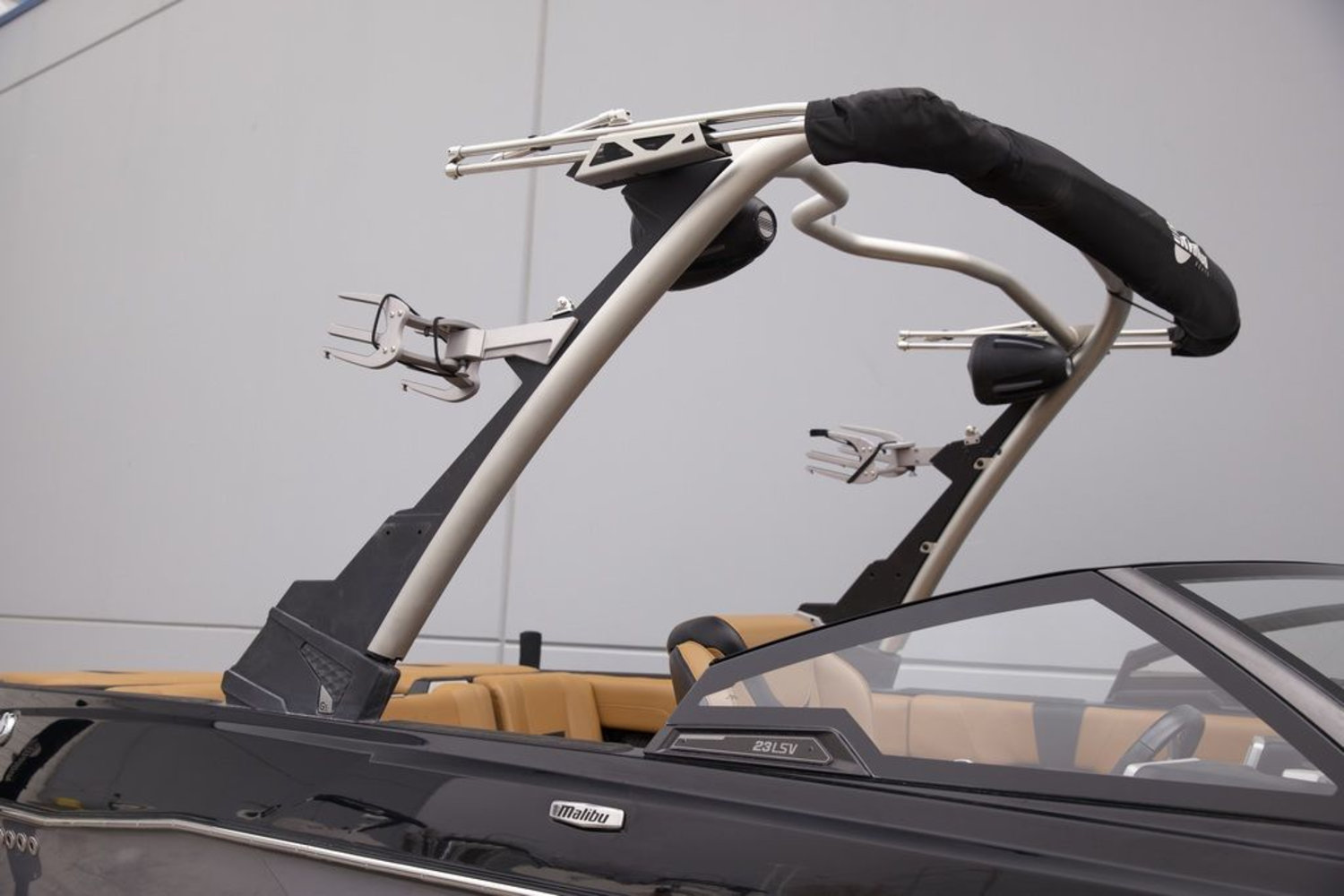 2022 Malibu Boats 23 LSV