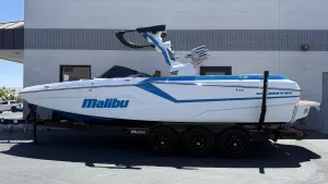 2026-malibu-wakesetter-24-mxz-140617-image1
