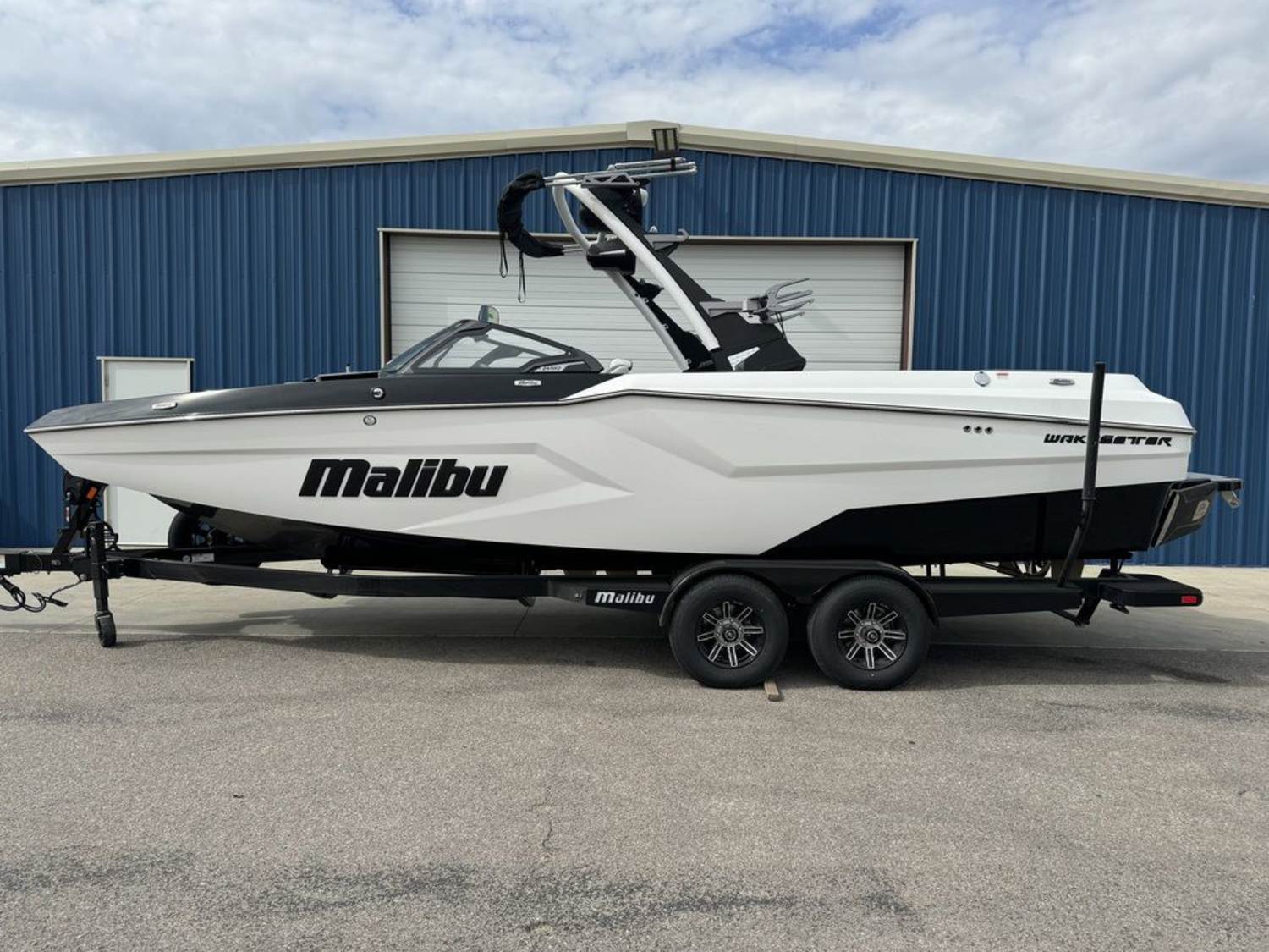 2025 Malibu Boats 24 MXZ