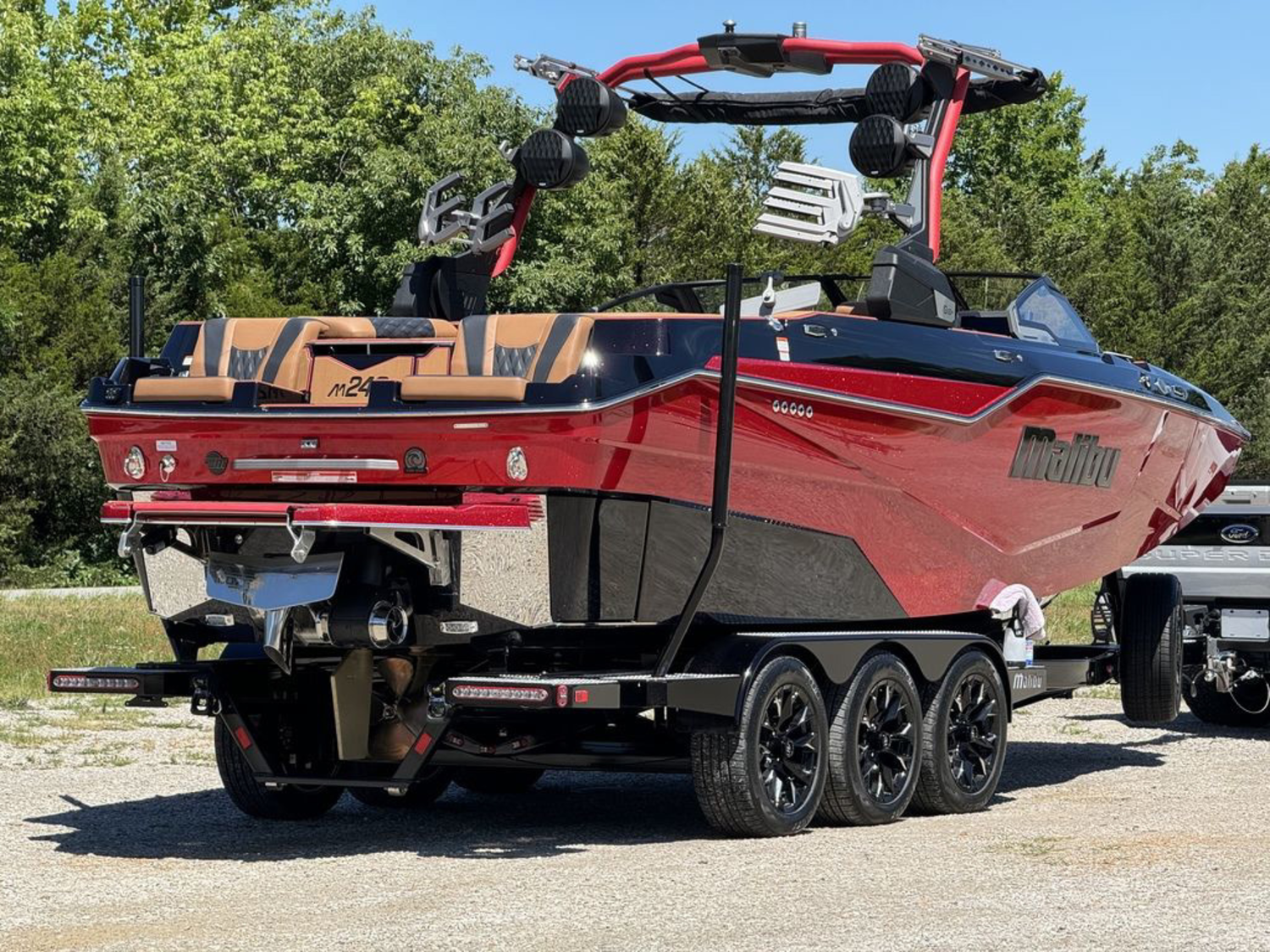 2024 Malibu Boats M242