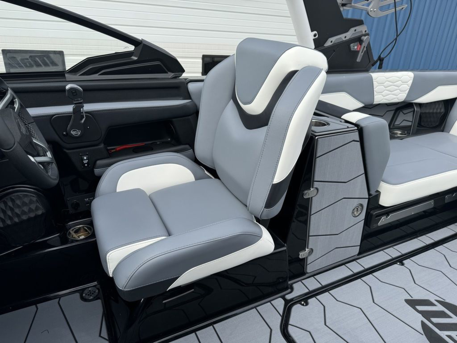 2025 Malibu Boats 24 MXZ