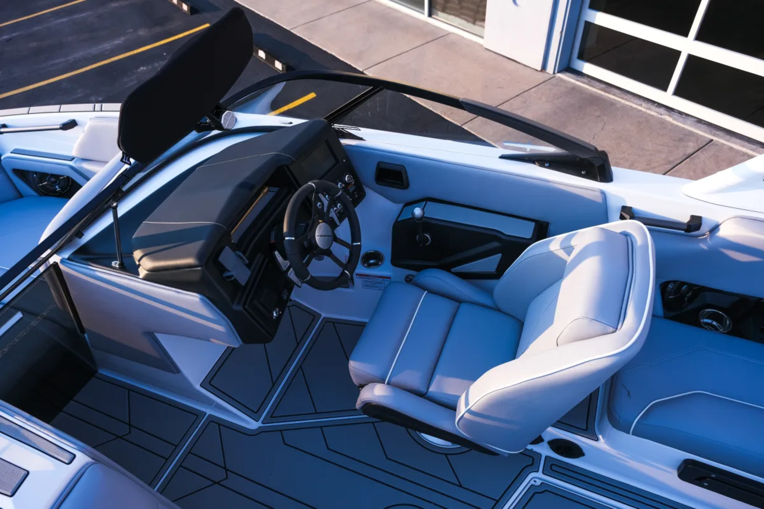 2026 MOOMBA MAX NEW COLOR AQUA FLAKE 