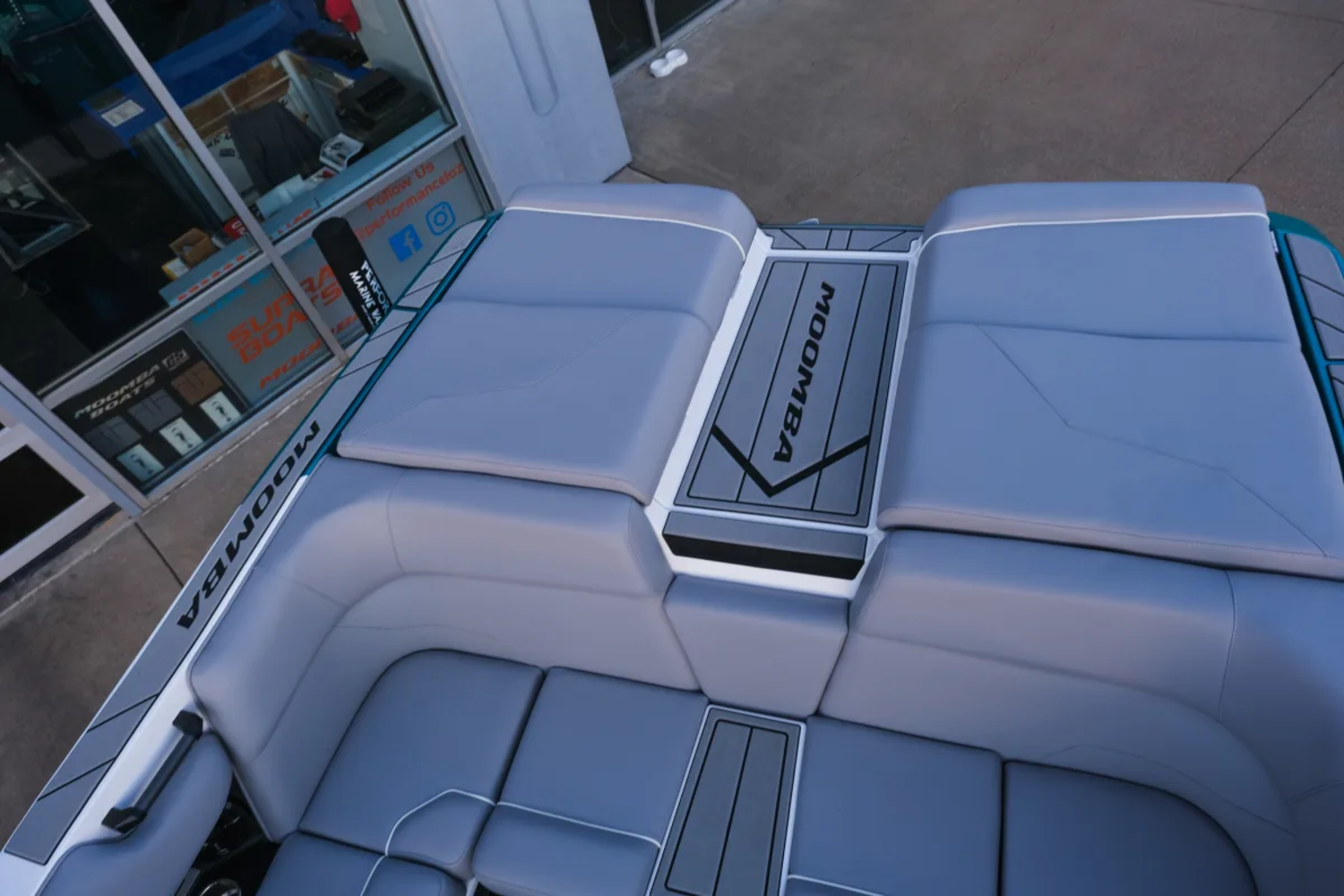 2026 MOOMBA MAX NEW COLOR AQUA FLAKE 