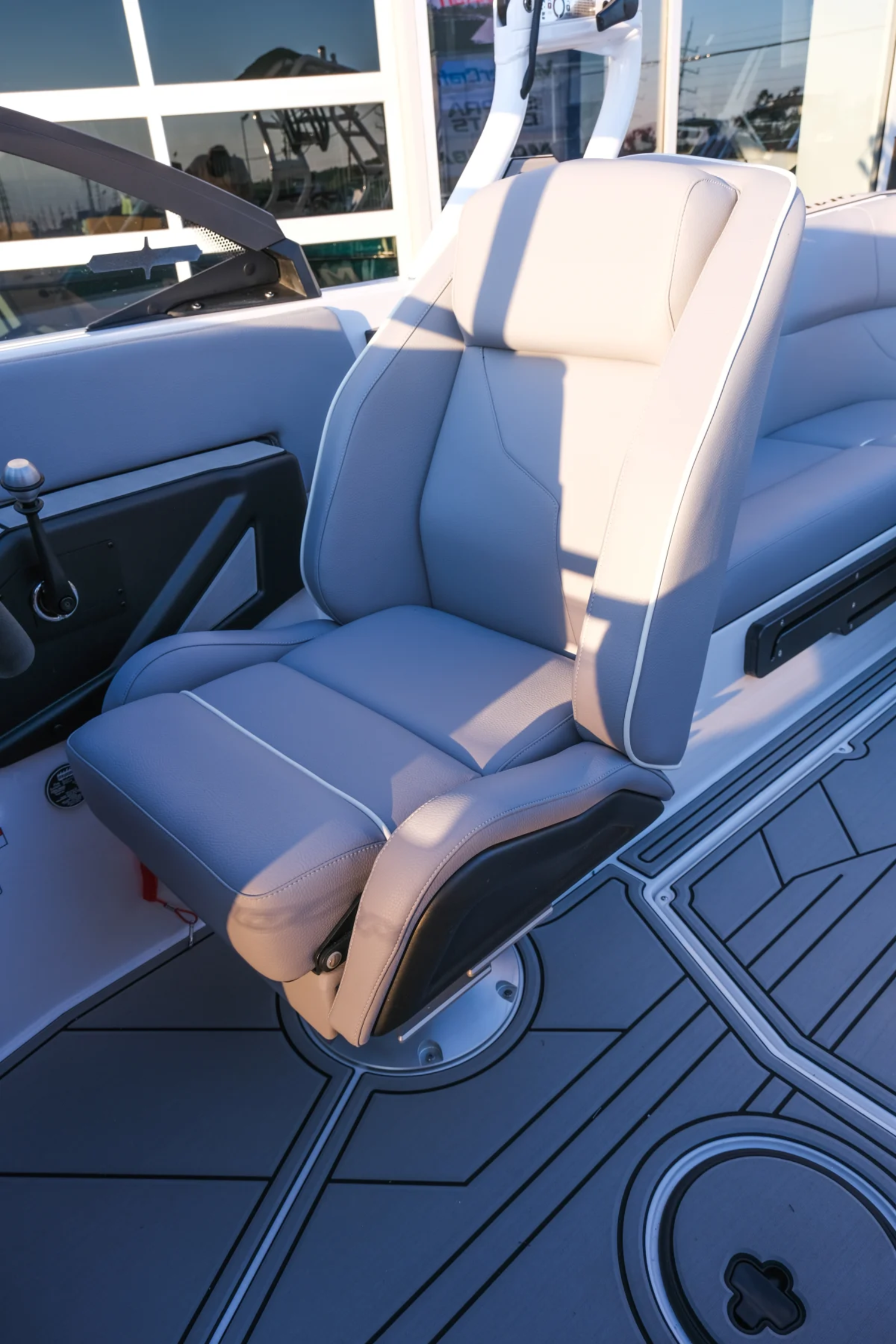 2026 MOOMBA MAX NEW COLOR AQUA FLAKE 