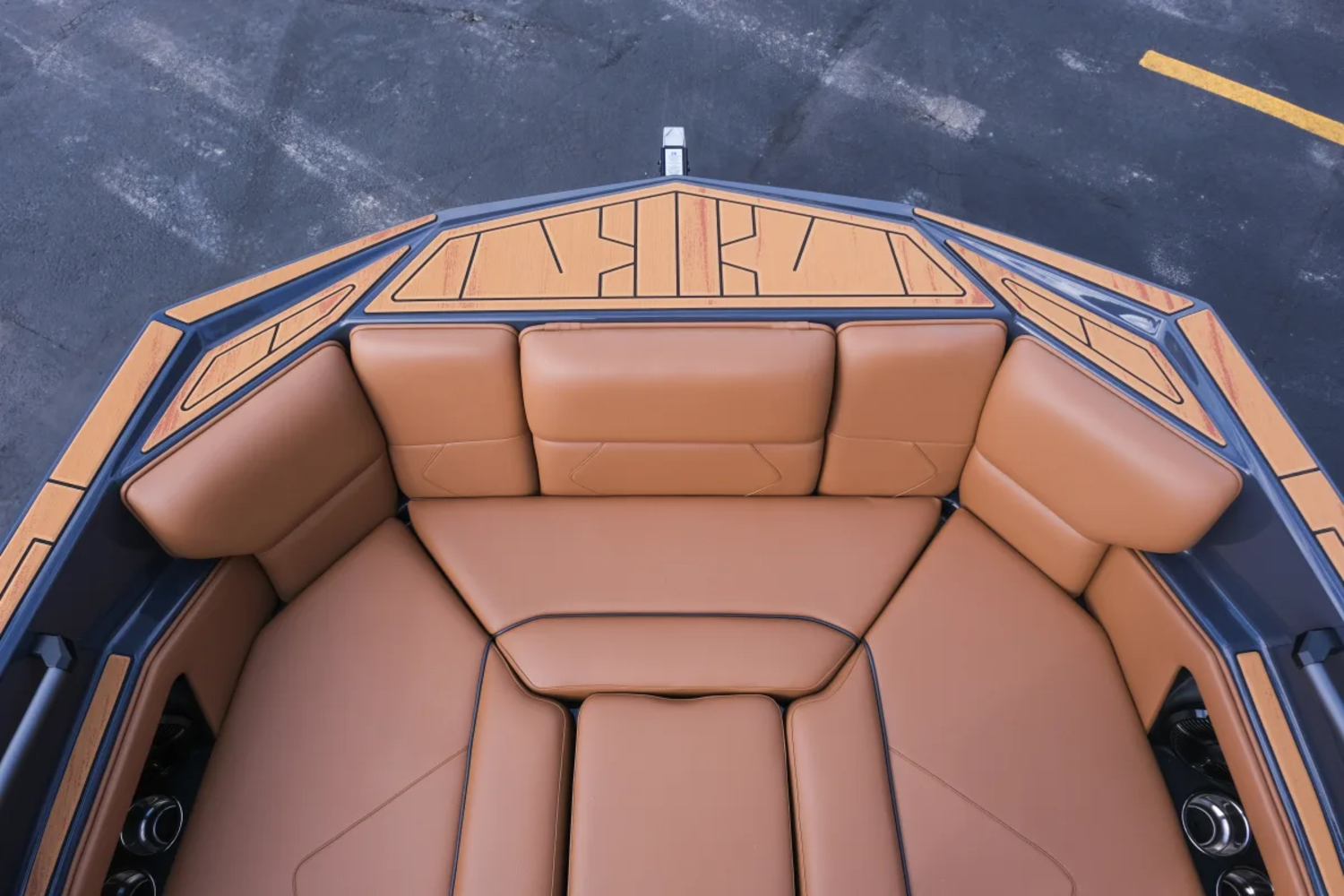 2026 MOOMBA TYKON DARK GRAPHITE 