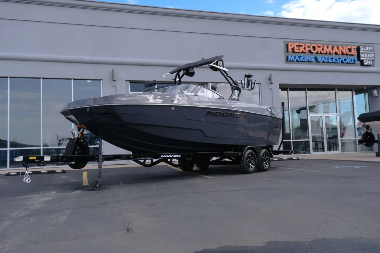 2026 MOOMBA TYKON DARK GRAPHITE 