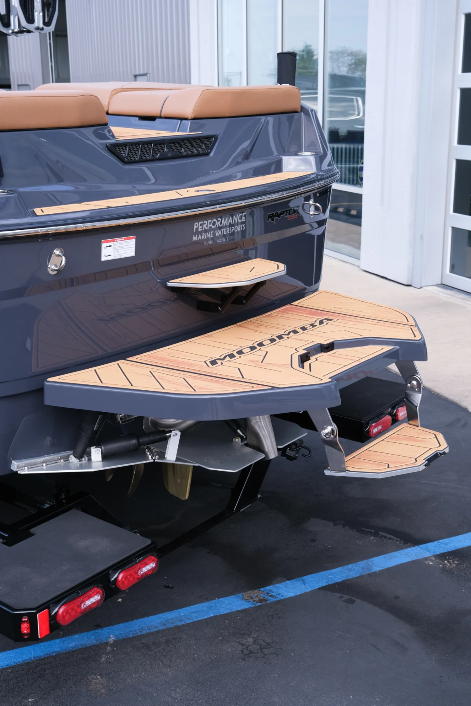 2026 MOOMBA TYKON DARK GRAPHITE 