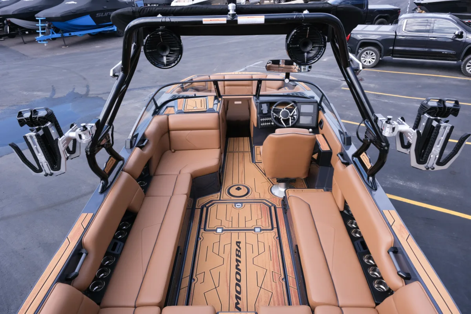 2026 MOOMBA TYKON DARK GRAPHITE 