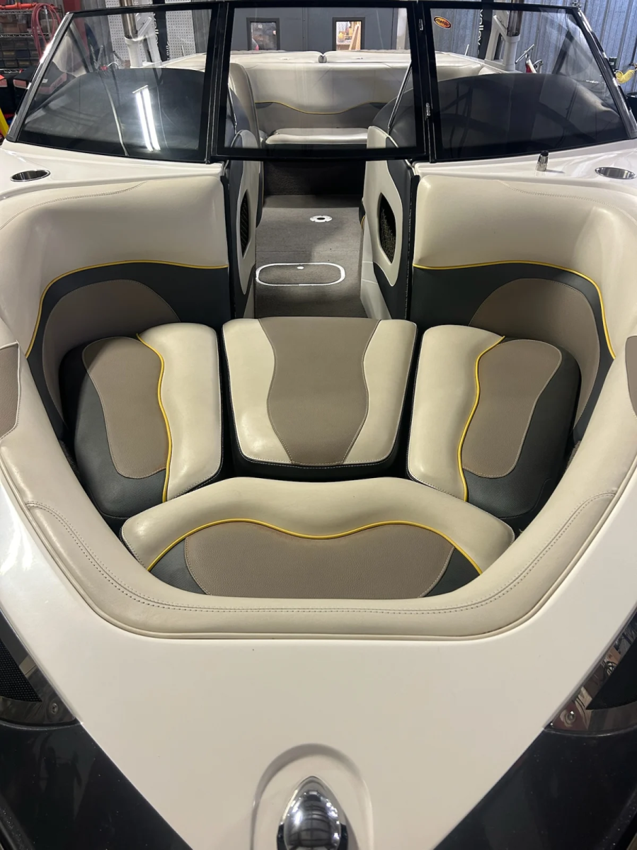 2011 Malibu Boats Wakesetter VTX for sale in Valley, Nebraska