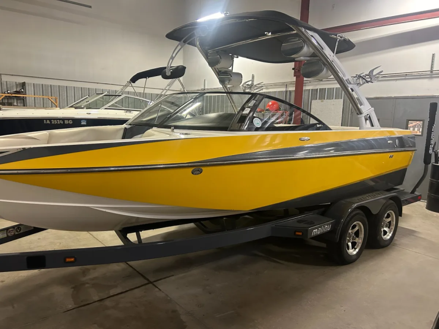 2011 Malibu Boats Wakesetter VTX for sale in Valley, Nebraska