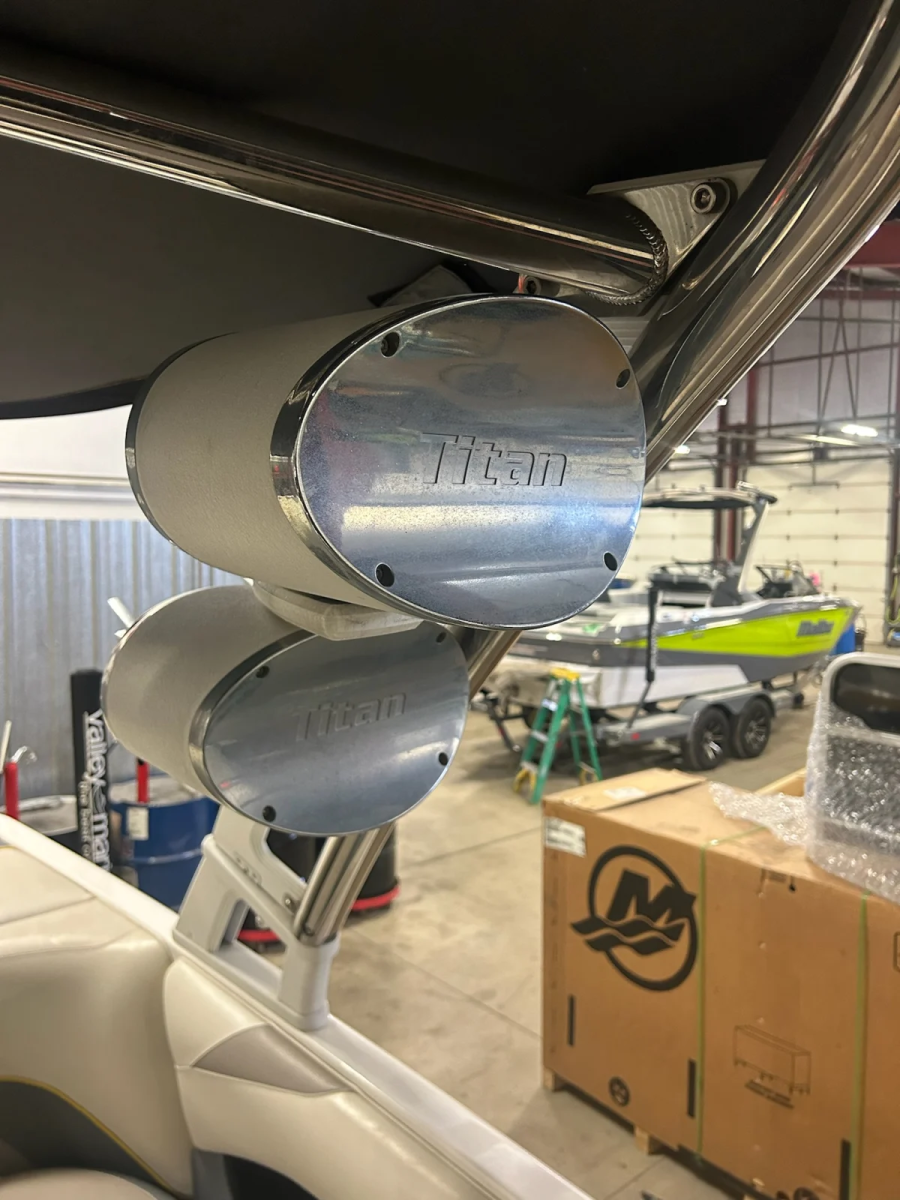 2011 Malibu Boats Wakesetter VTX for sale in Valley, Nebraska