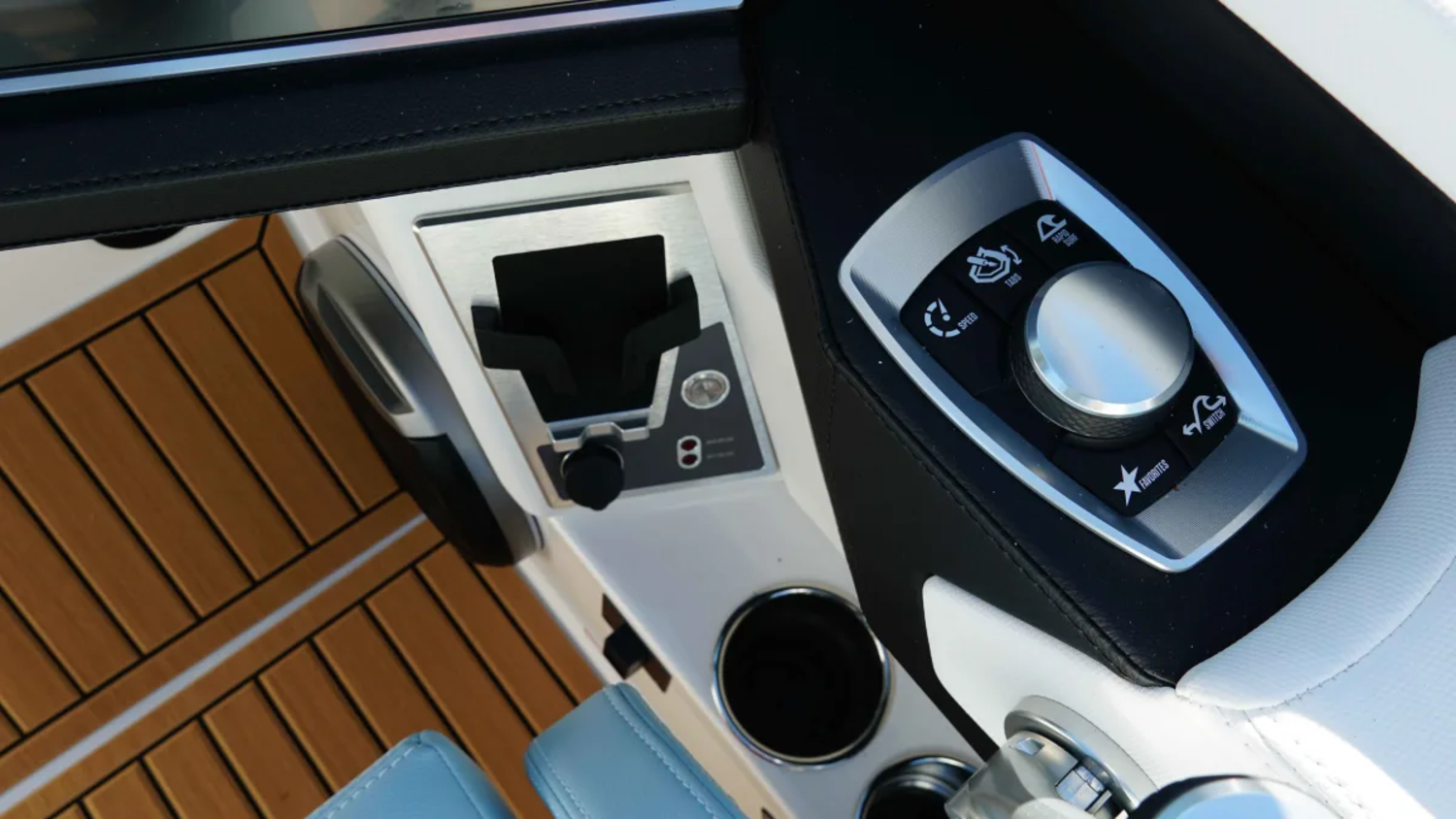 2026 MasterCraft XT24