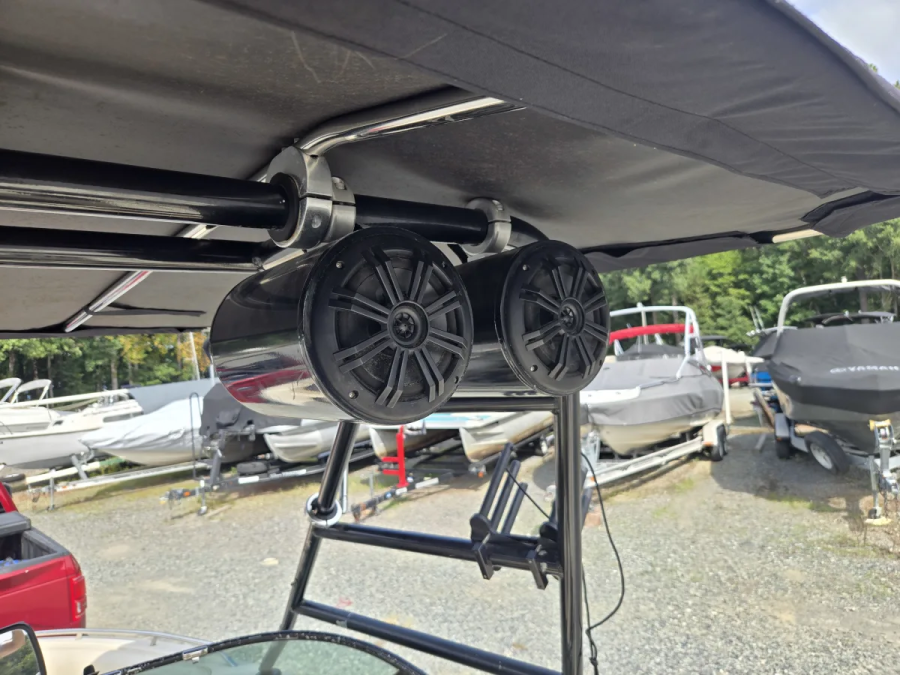 2000 Malibu Boats Wakesetter 23 LSV for sale in Raleigh, North Carolina