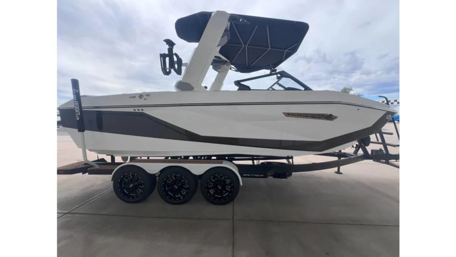 2025 G23 Nautique