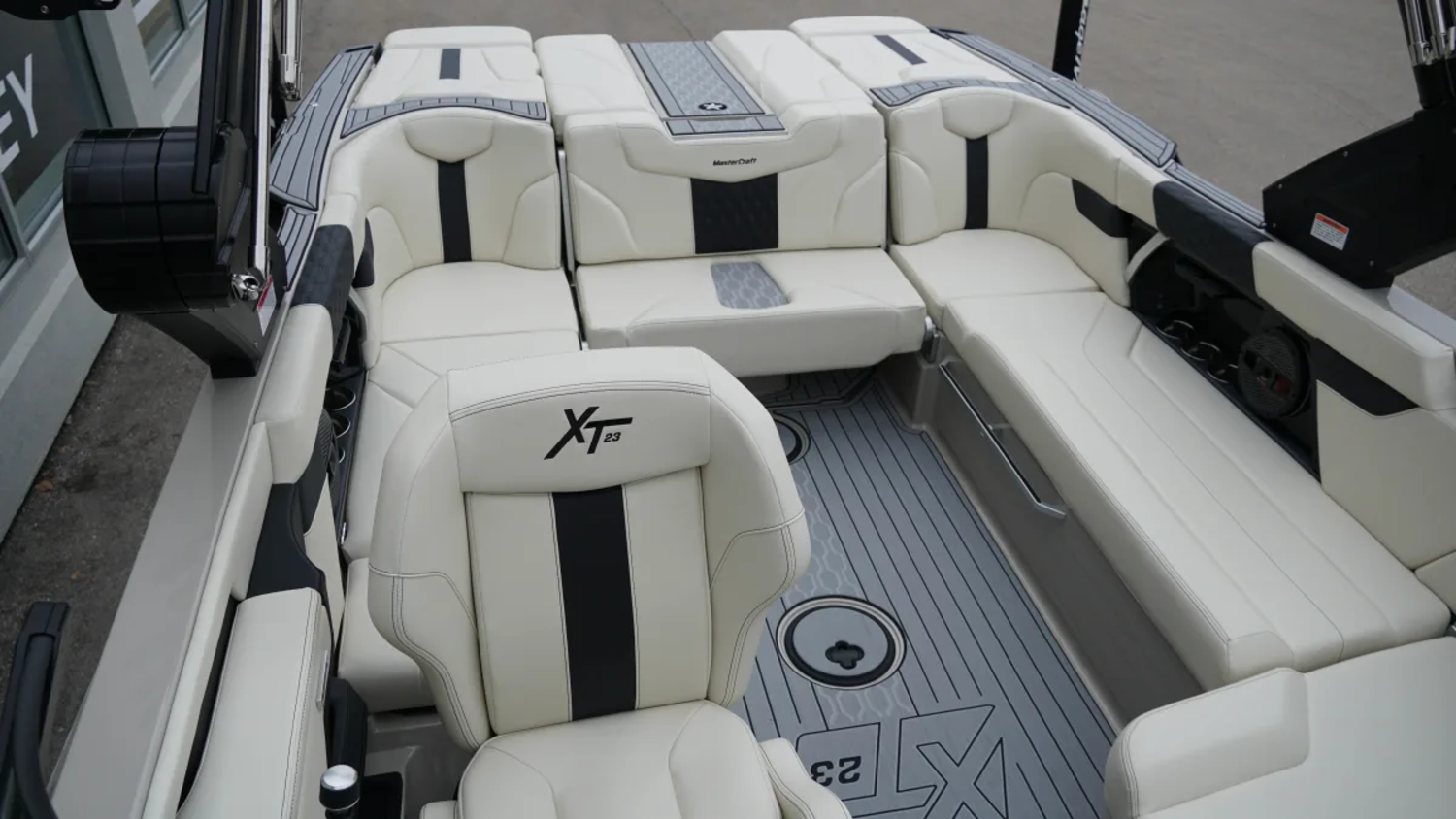 2025 MasterCraft XT23