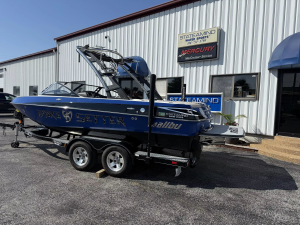 2011 Malibu Boats Wakesetter VTX for sale in Hazelwood, Missouri