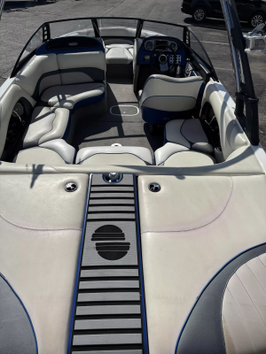 2011 Malibu Boats Wakesetter VTX for sale in Hazelwood, Missouri