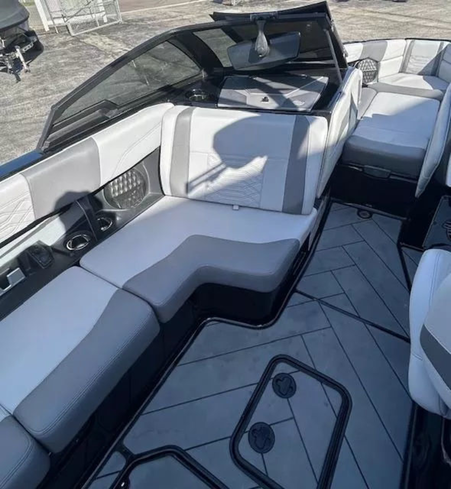 2022 Malibu Boats Wakesetter 25 LSV for sale in Hazelwood, Missouri