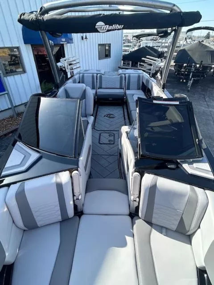 2022 Malibu Boats Wakesetter 25 LSV for sale in Hazelwood, Missouri