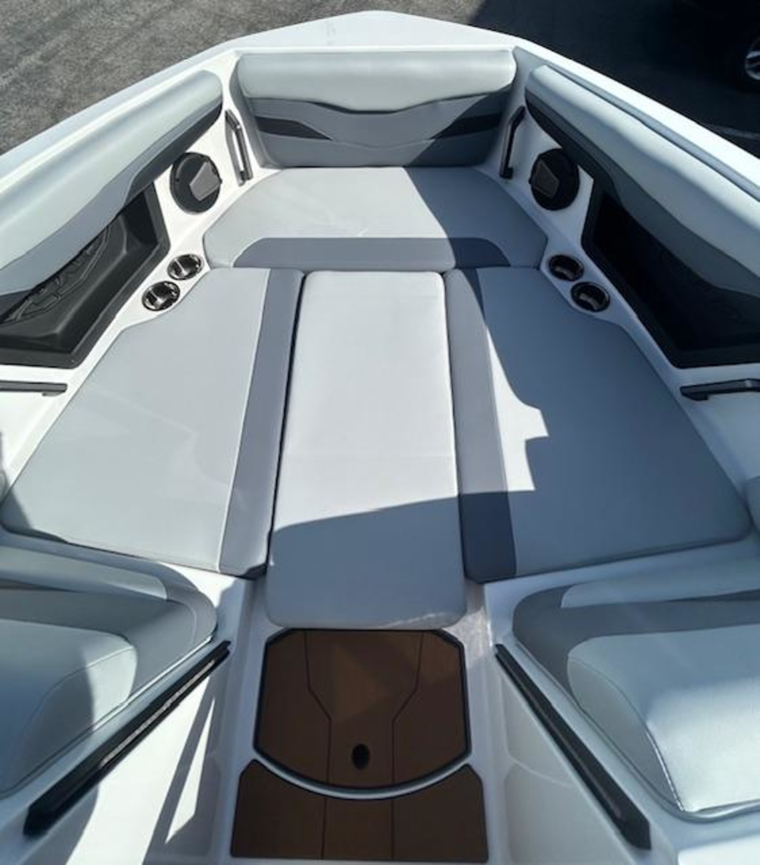 2025 Axis T250