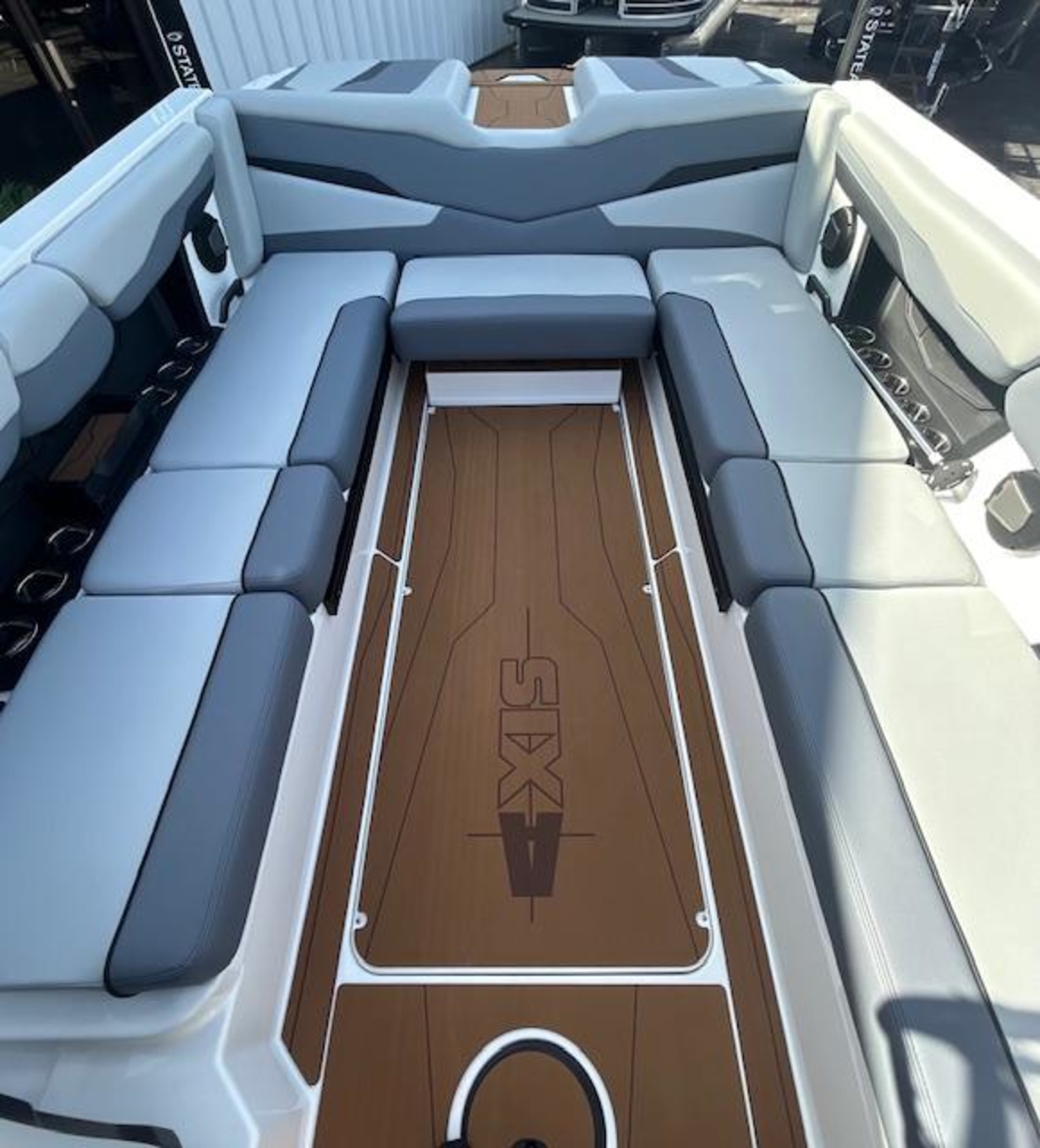 2025 Axis T250