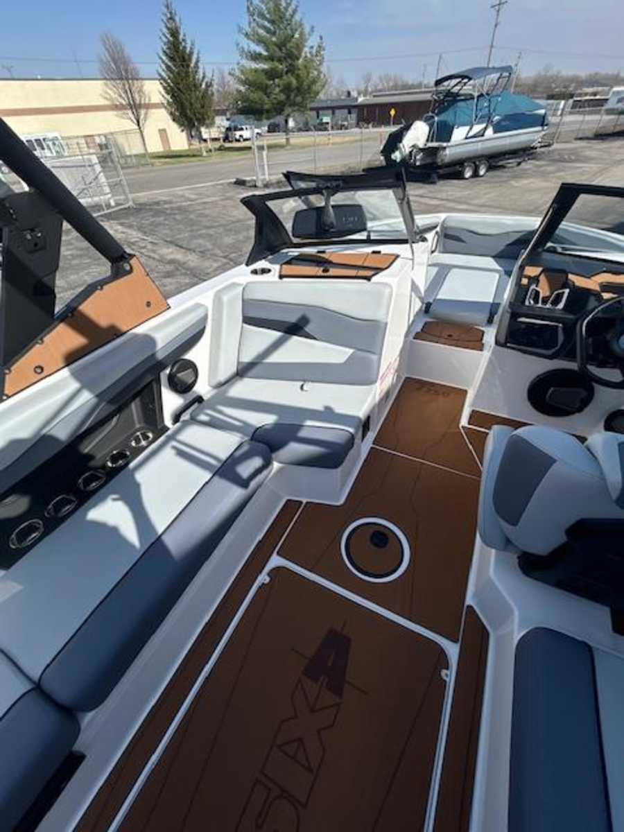 2025 Axis Boats T250 for sale in Hazelwood, Missouri