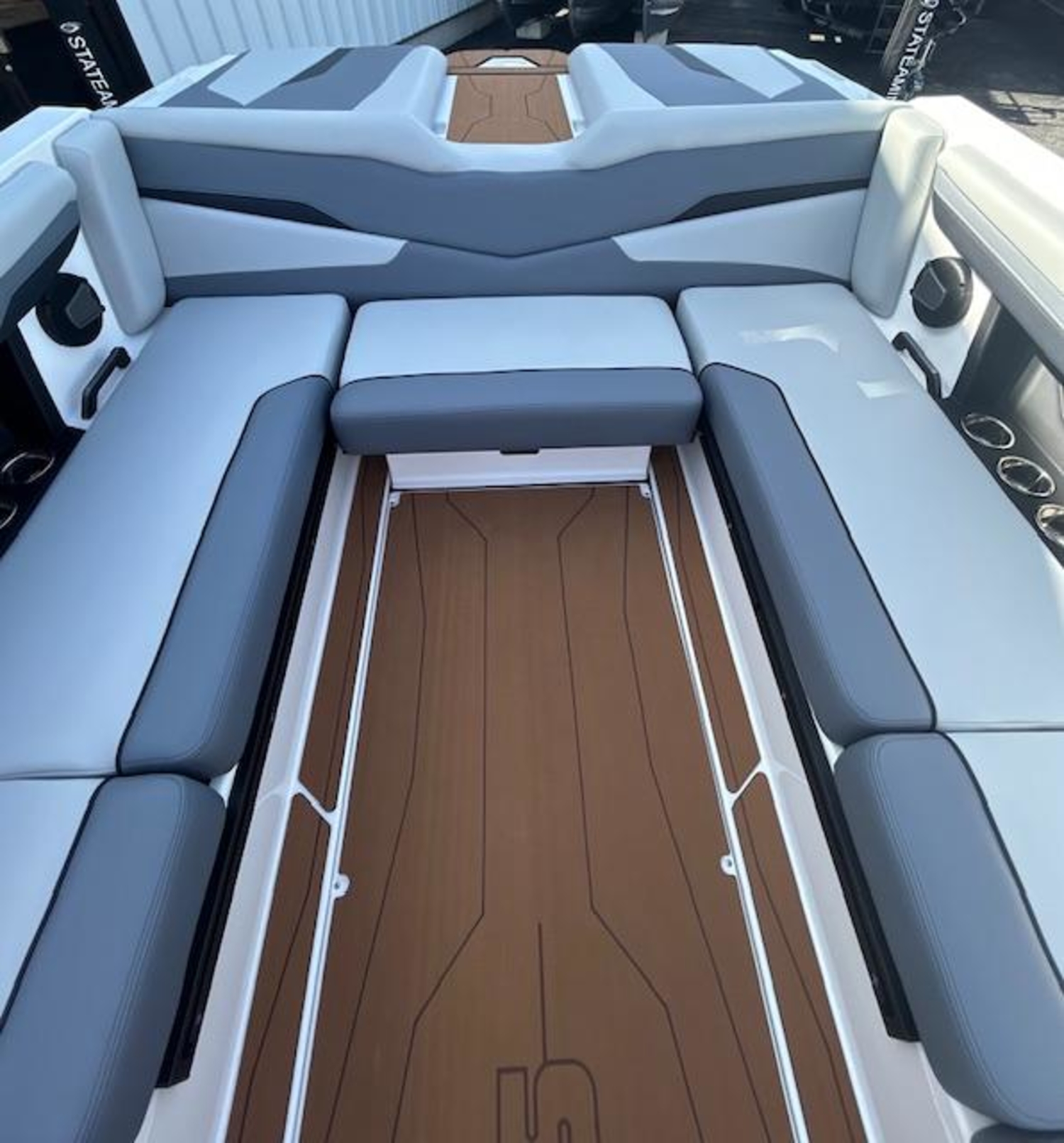 2025 Axis T250