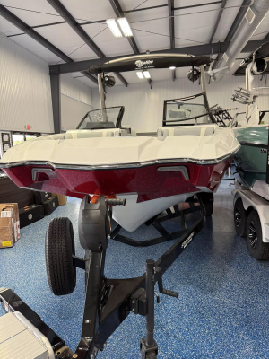 2025 Malibu Boats Wakesetter 22 MXZ for sale in Hazelwood, Missouri
