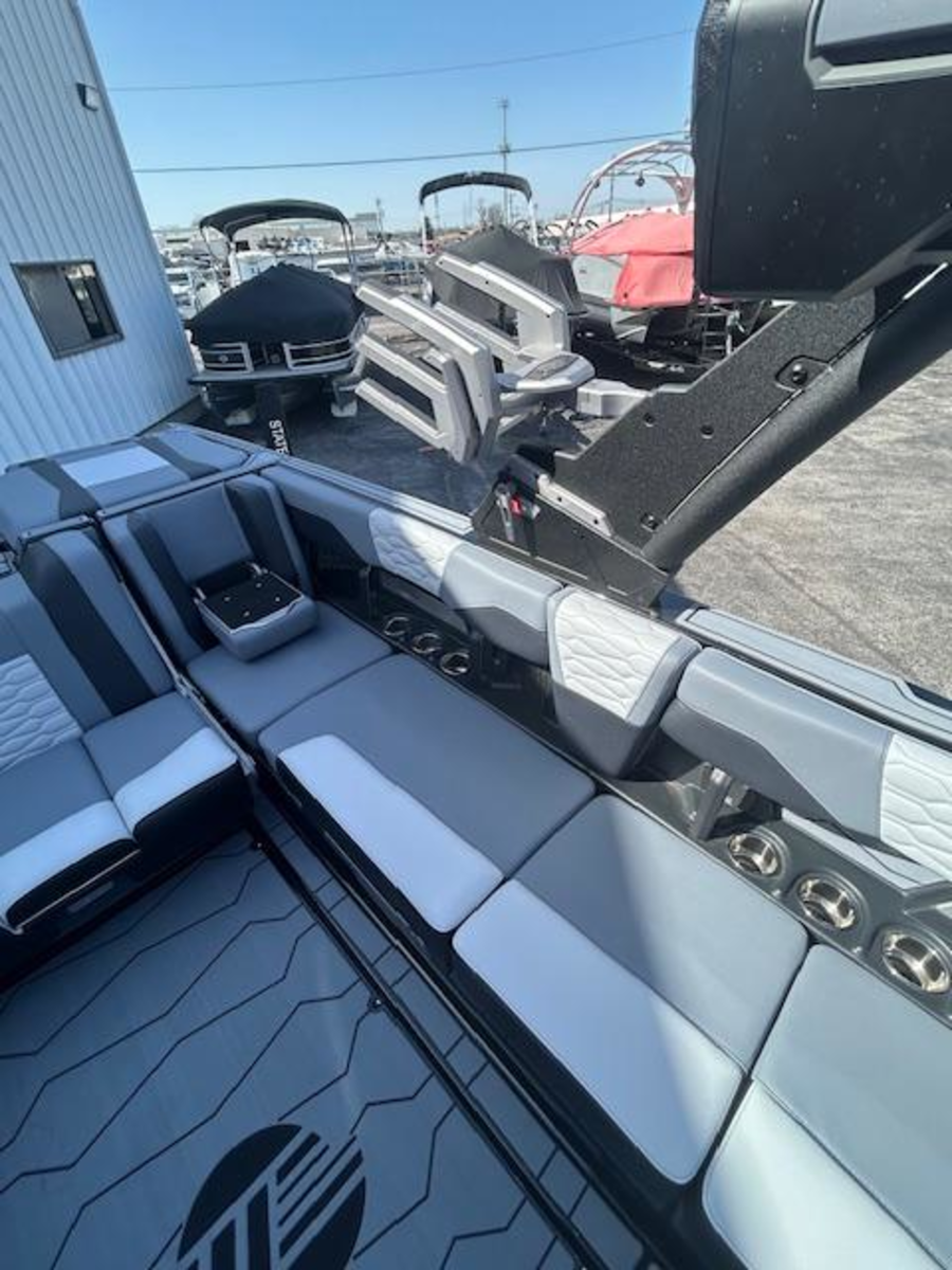 2025 Malibu Boats Wakesetter 24 MXZ for sale in Hazelwood, Missouri