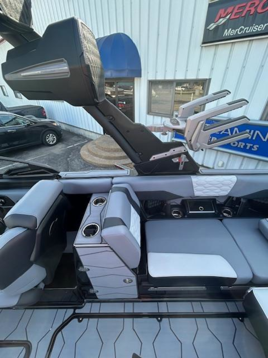 2025 Malibu Boats Wakesetter 24 MXZ for sale in Hazelwood, Missouri