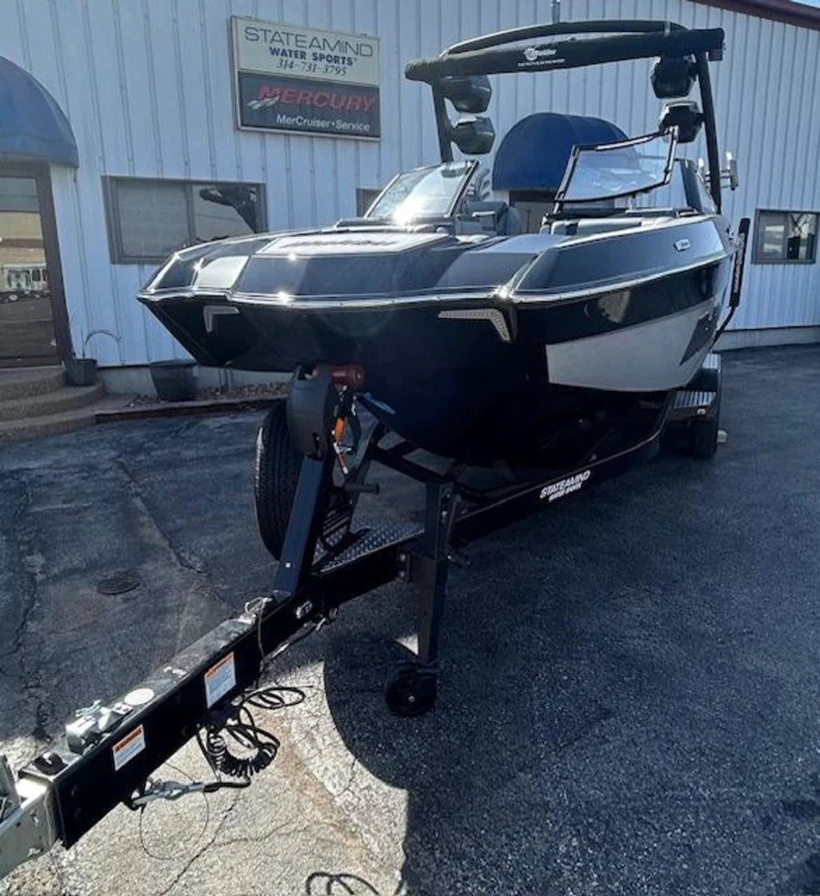 2025-malibu-wakesetter-24-mxz-112074-image22