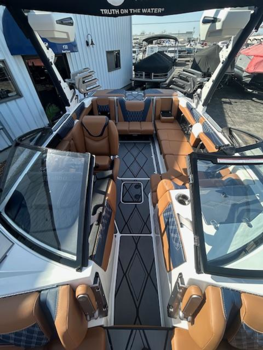 2025 Malibu Boats M230 for sale in Hazelwood, Missouri