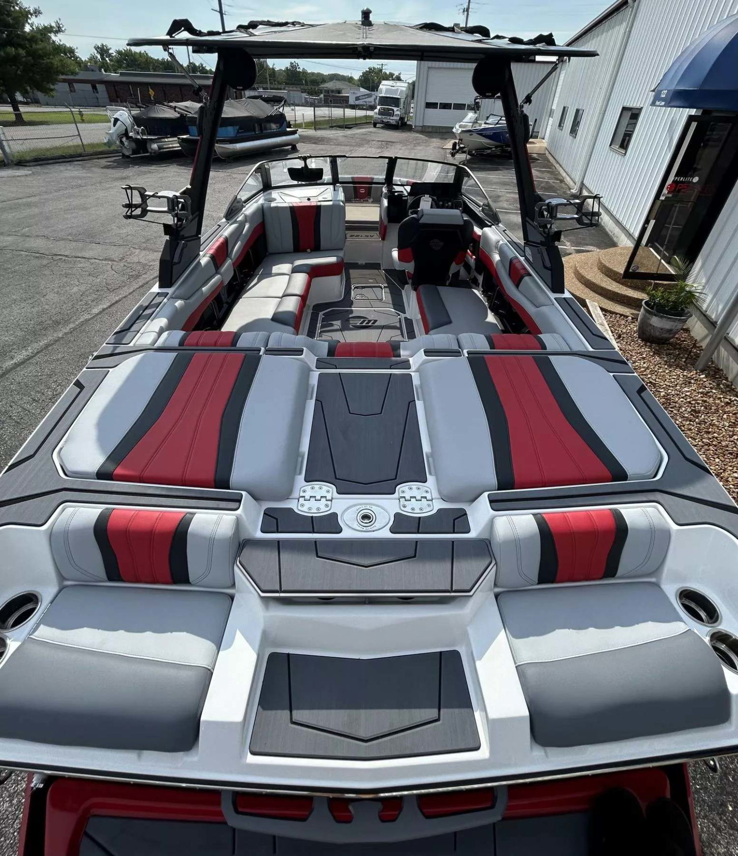 2026 Malibu Wakesetter 22LSV