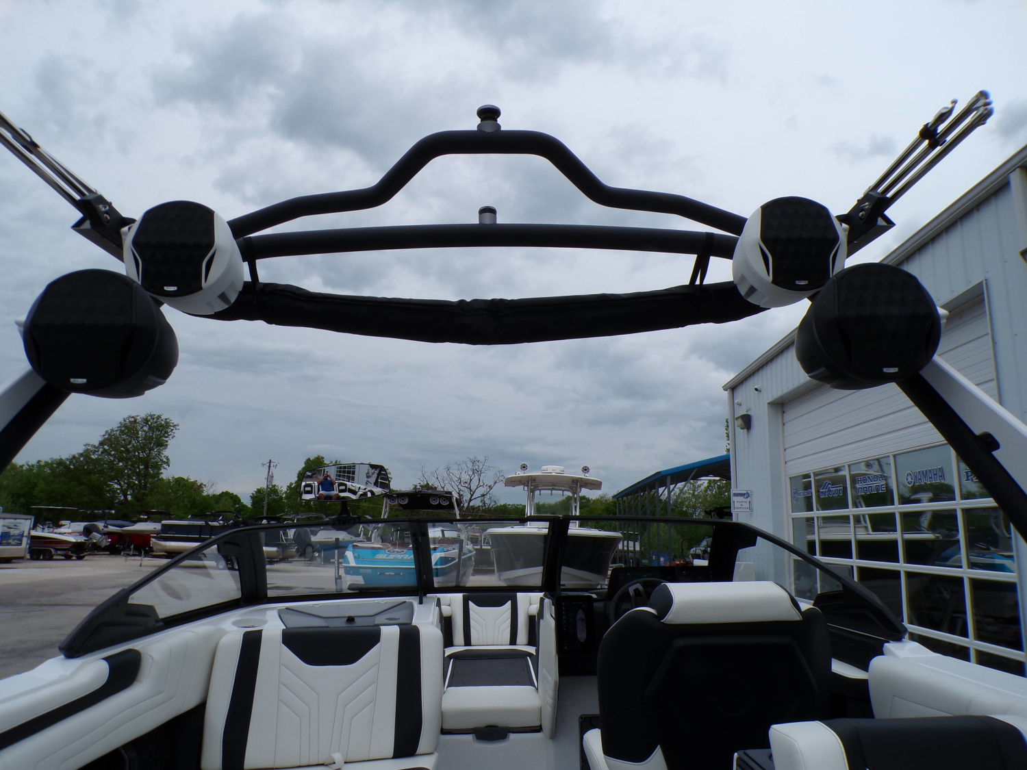 2025 Malibu Wakesetter 25LSV