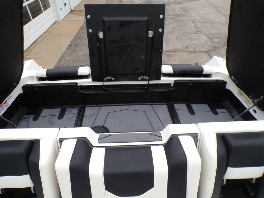 2025 Malibu Boats Wakesetter 25 LSV for sale in Hazelwood, Missouri