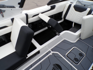 2025 Malibu Boats Wakesetter 25 LSV for sale in Hazelwood, Missouri