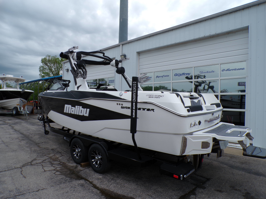 2025 Malibu Boats Wakesetter 25 LSV for sale in Hazelwood, Missouri