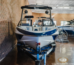 2017 Malibu Boats Wakesetter VLX for sale in Mooresville, North Carolina