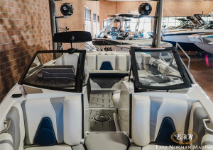 2017 Malibu Boats Wakesetter VLX for sale in Mooresville, North Carolina