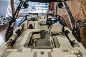2017 Malibu Boats Wakesetter VLX for sale in Mooresville, North Carolina