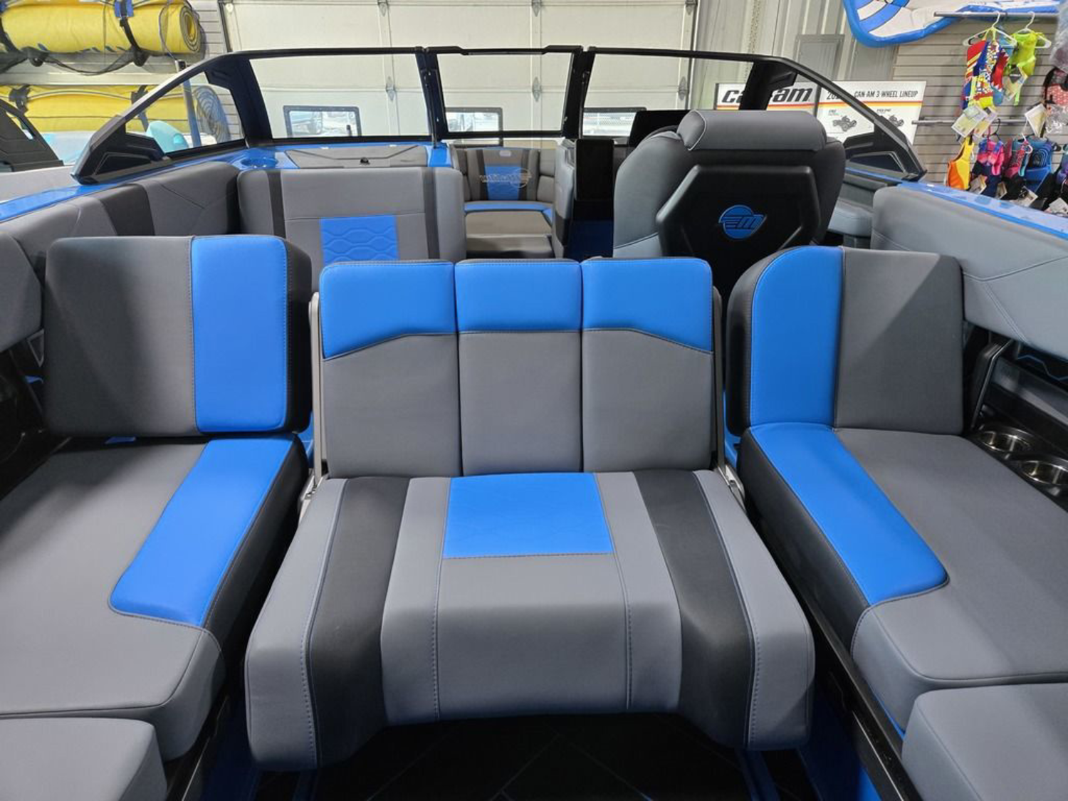 2025 Malibu Boats 23 LSV