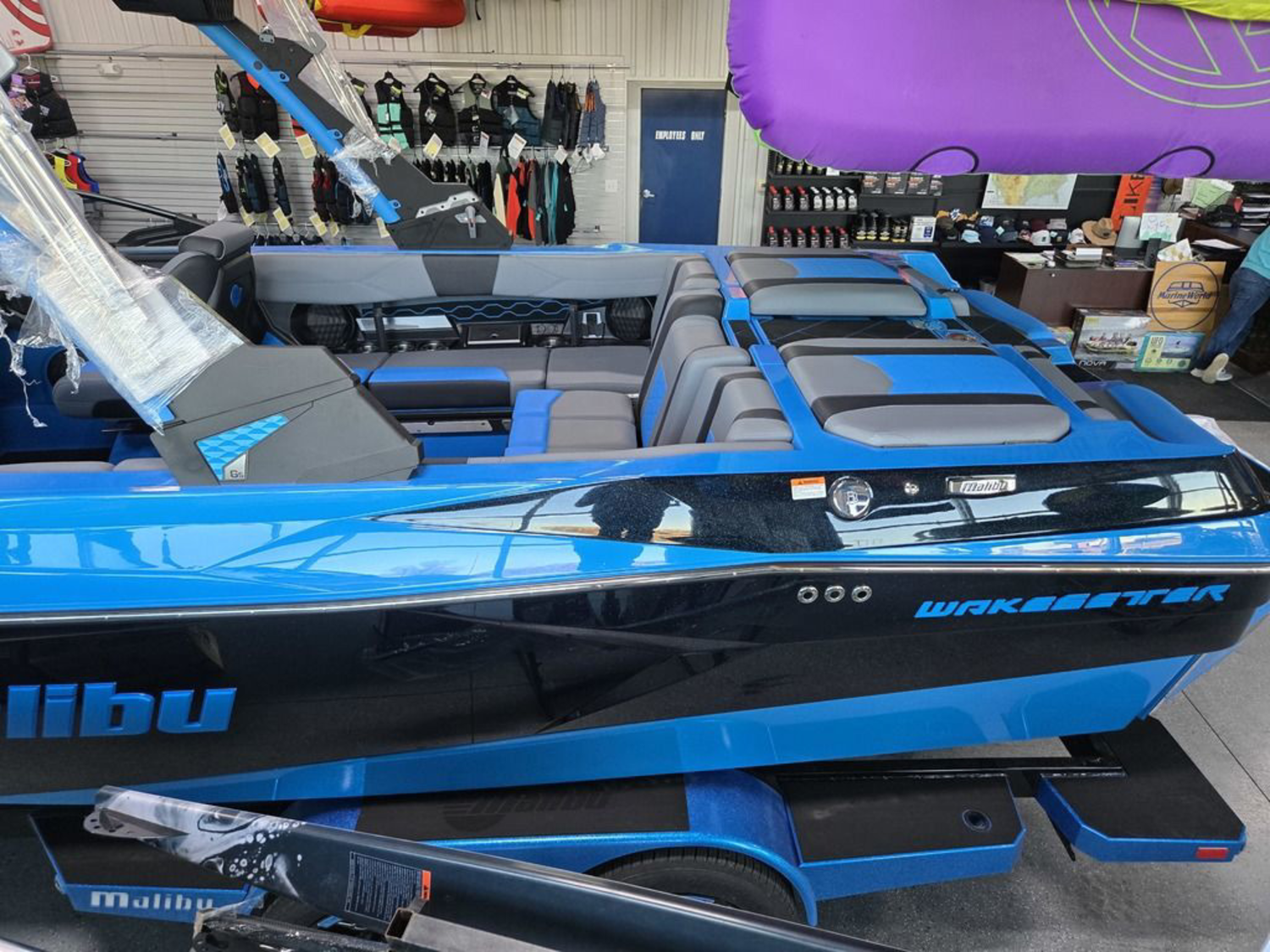 2025 Malibu Boats 23 LSV