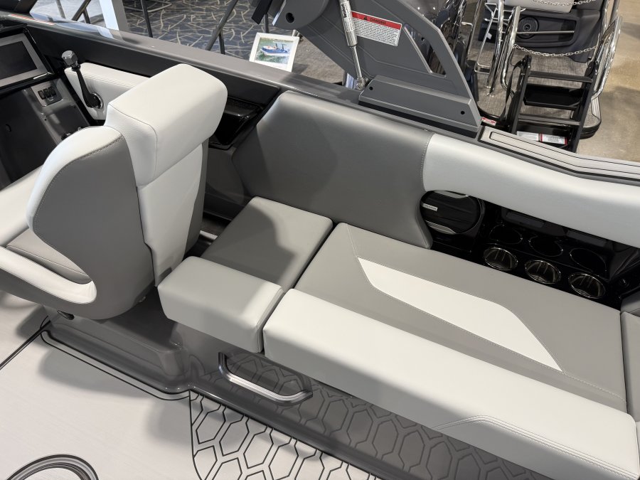 2026-mastercraft-nxt22-112137-image10
