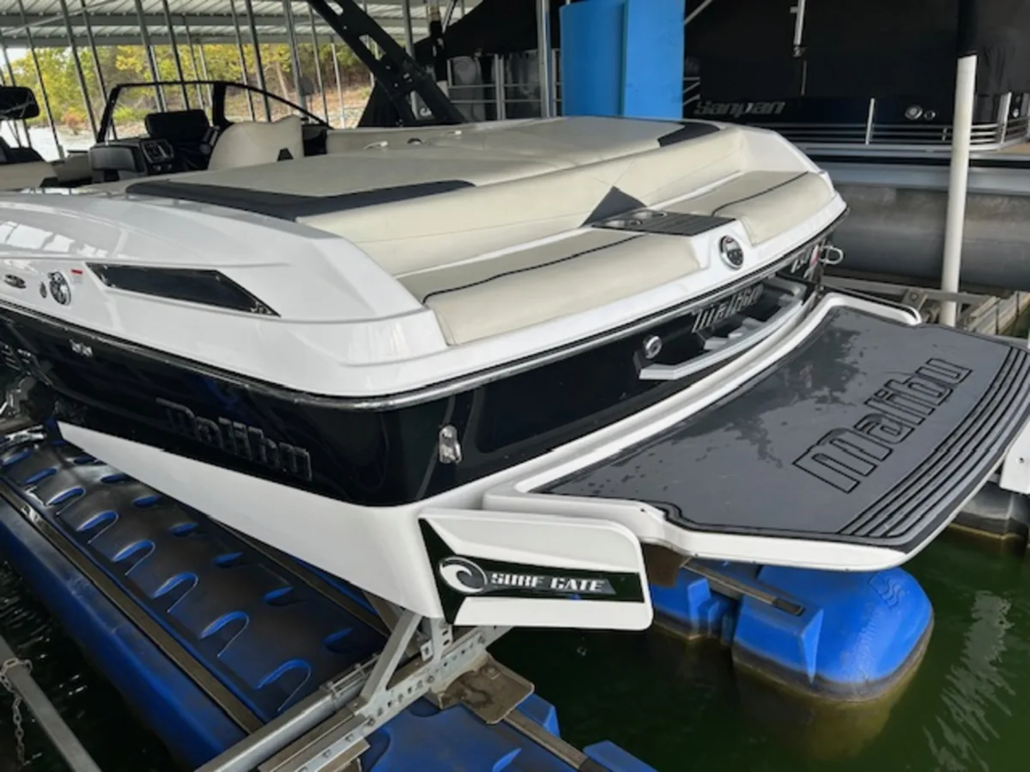 2015 Malibu Boats Wakesetter 23 LSV for sale in Galena, Missouri